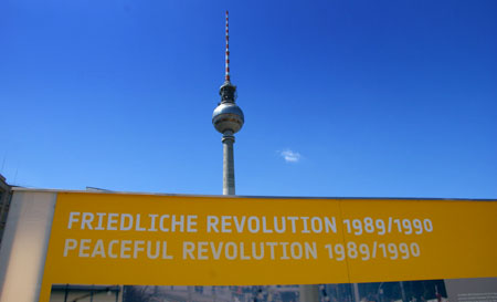 Ausstellung zur friedlichen Revolution 1989 auf dem Alexanderplatz