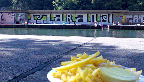 Doch noch vier Tage am Stück täglich in der Aare: Nach einem verregnet-kühlen Juli und Anfang August setzt der Sommer 2011 zum Endspurt an