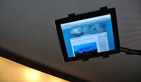 iPad-Ständer im Einsatz - geht auch im Liegen bestens